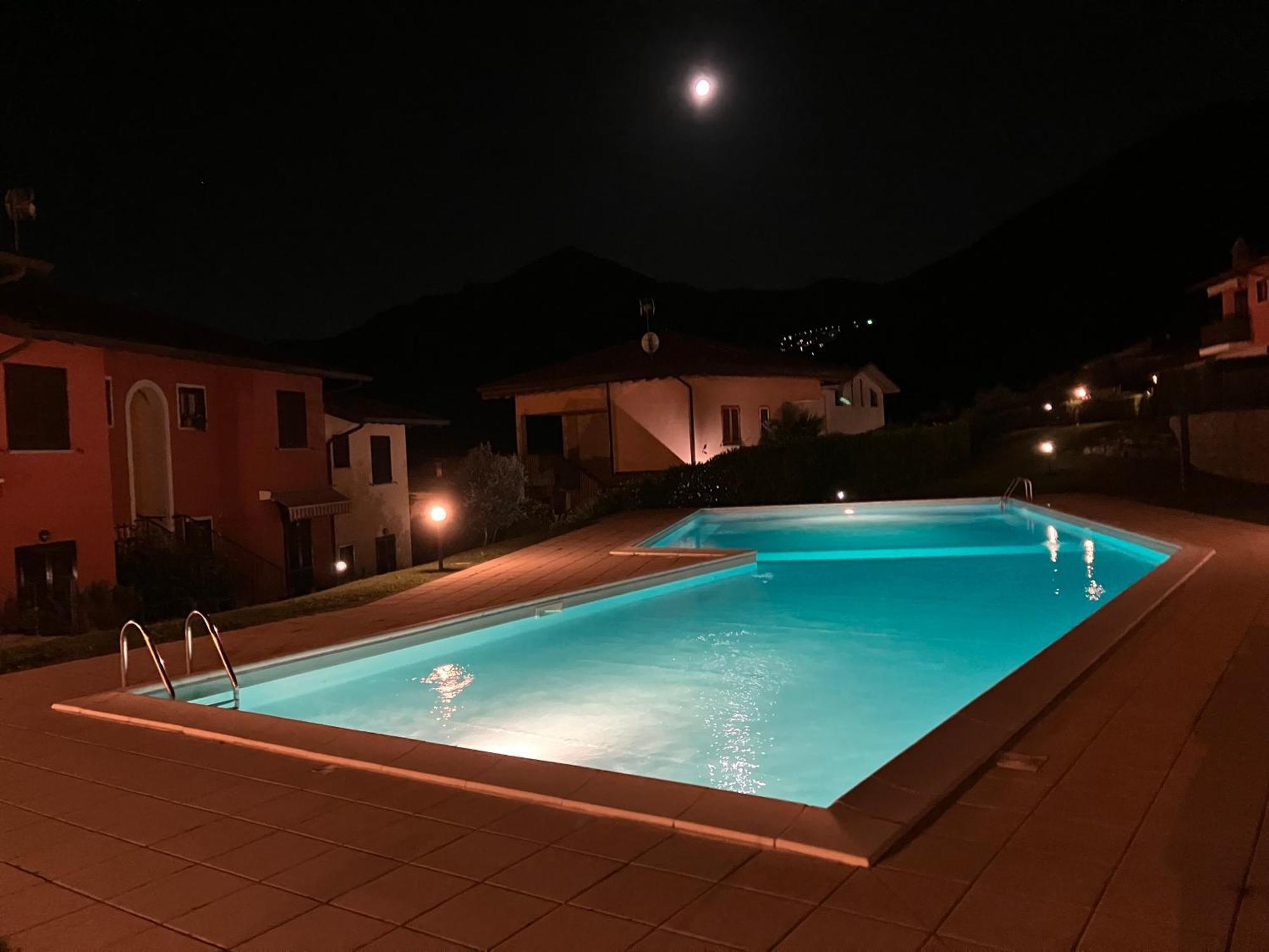 Happy Guest Apartments - Lake View And Pool Рива-ди-Сольто Экстерьер фото
