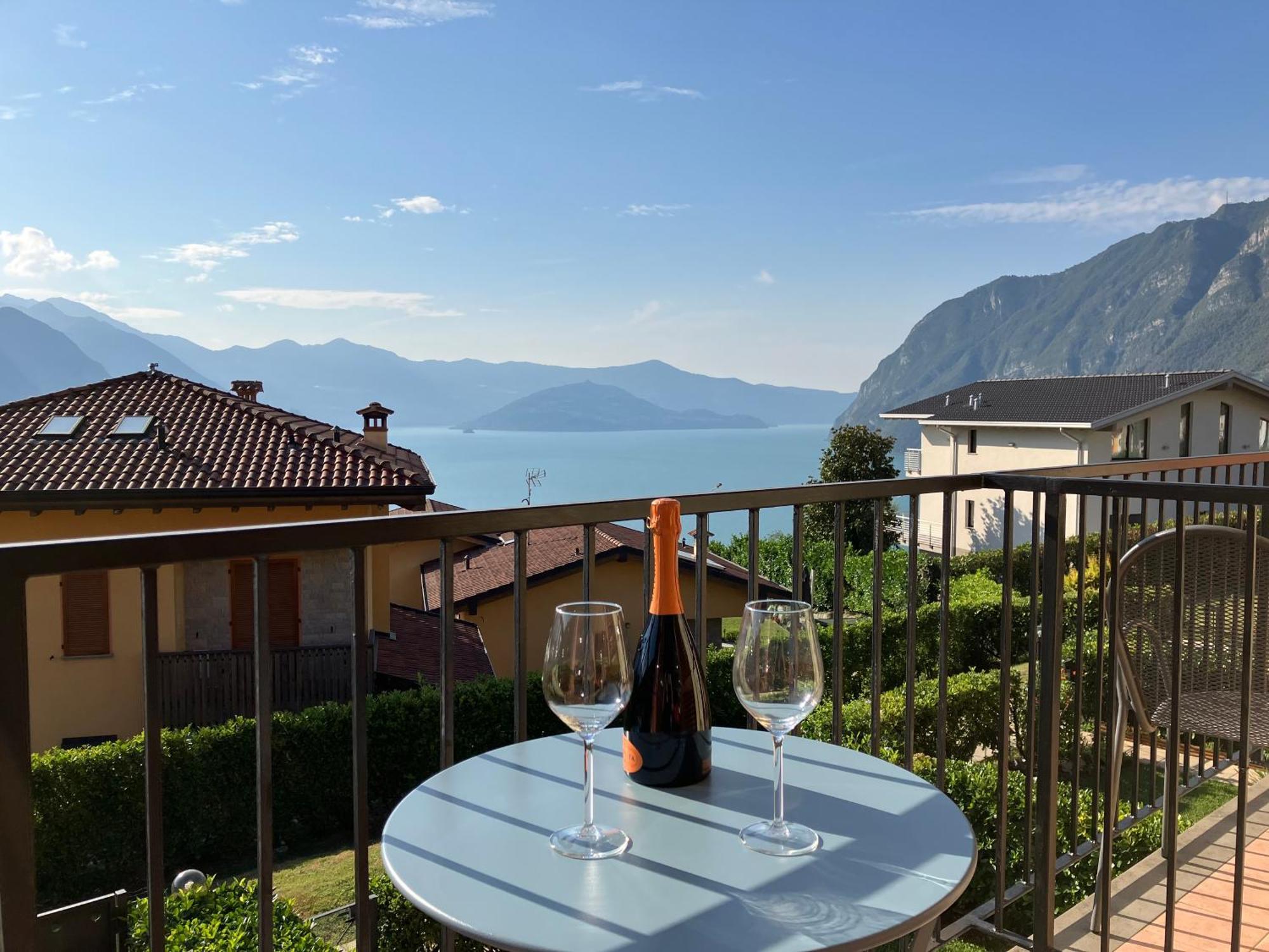 Happy Guest Apartments - Lake View And Pool Рива-ди-Сольто Экстерьер фото
