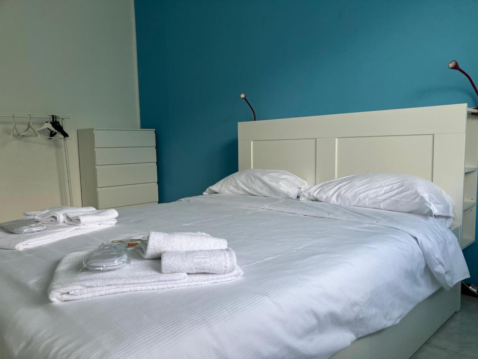 Happy Guest Apartments - Lake View And Pool Рива-ди-Сольто Экстерьер фото